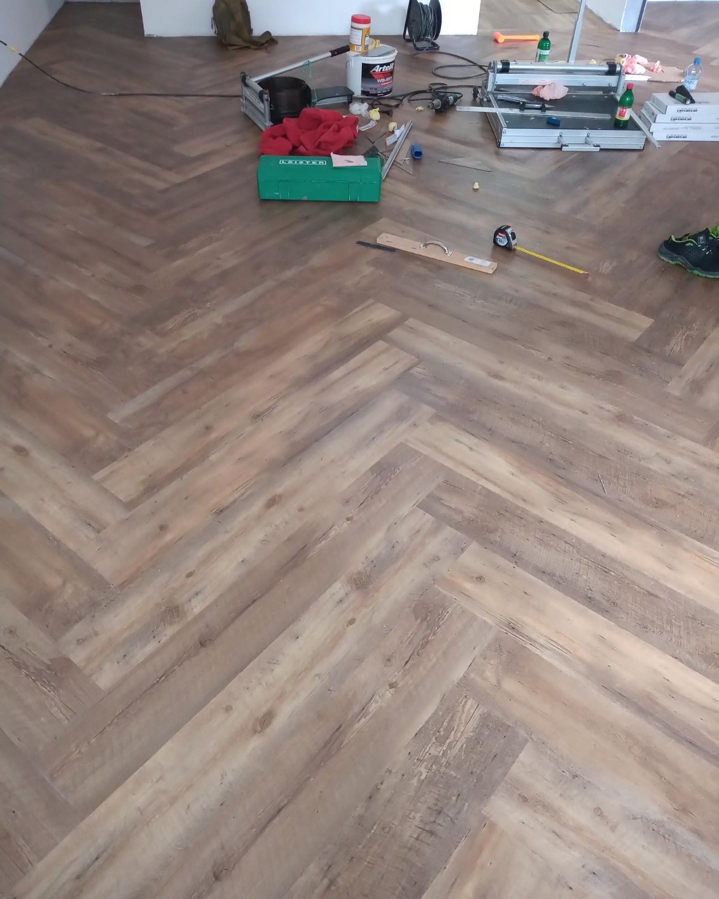 MONTÁŽ A REALIZÁCIA - úvod